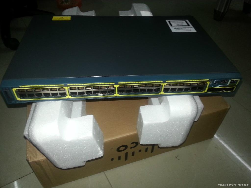 CISCO Catalyst WS-C2960S-48TS-L  48 ports Managed - rack-mountable switch 