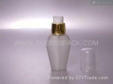 Oval lotion bottle with pump for skin care line Q7910