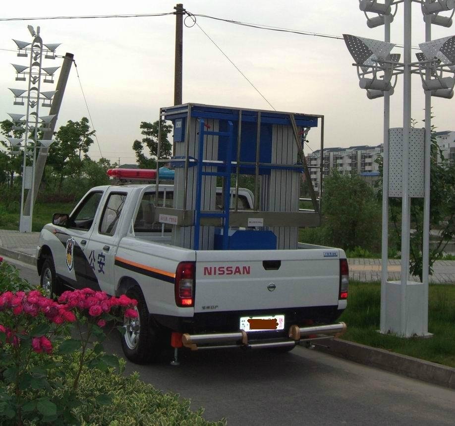Truck-mounted Vertical Lift 4