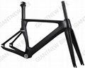 Aero track carbon frame 