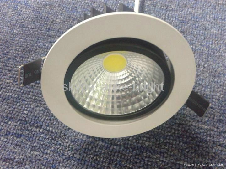 China Manufacturer CE RoHS 7W LED Downlight 