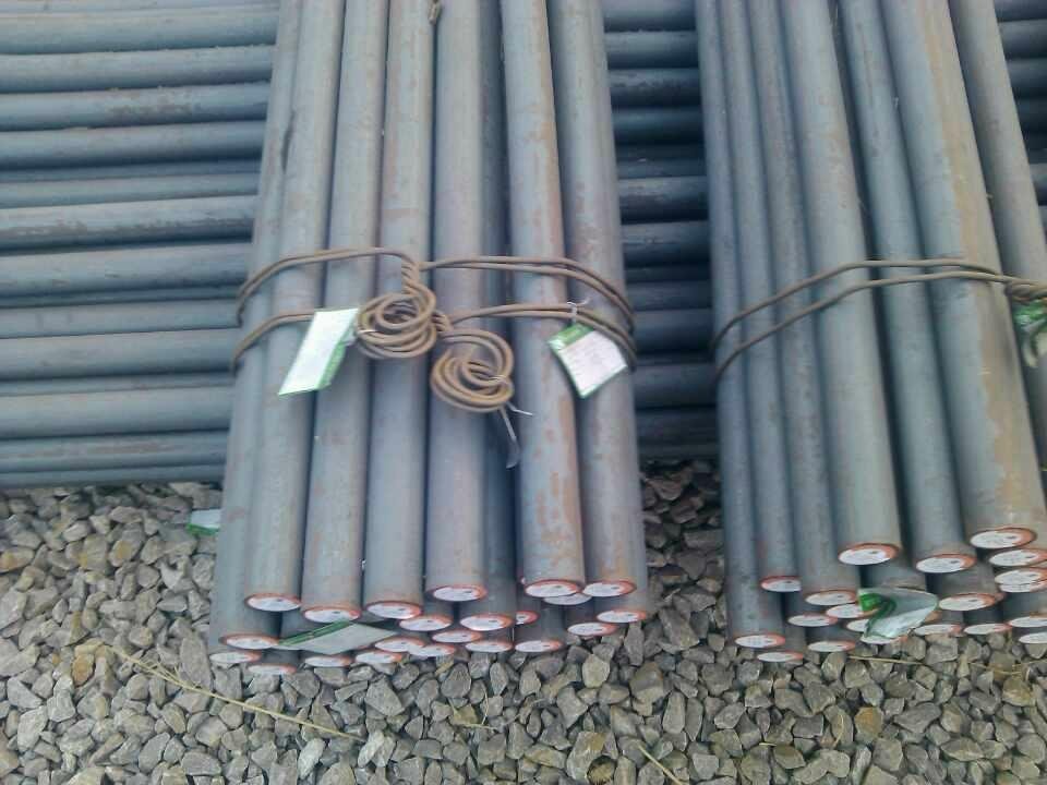 HOT ROLLED STEEL ROUND BARS
