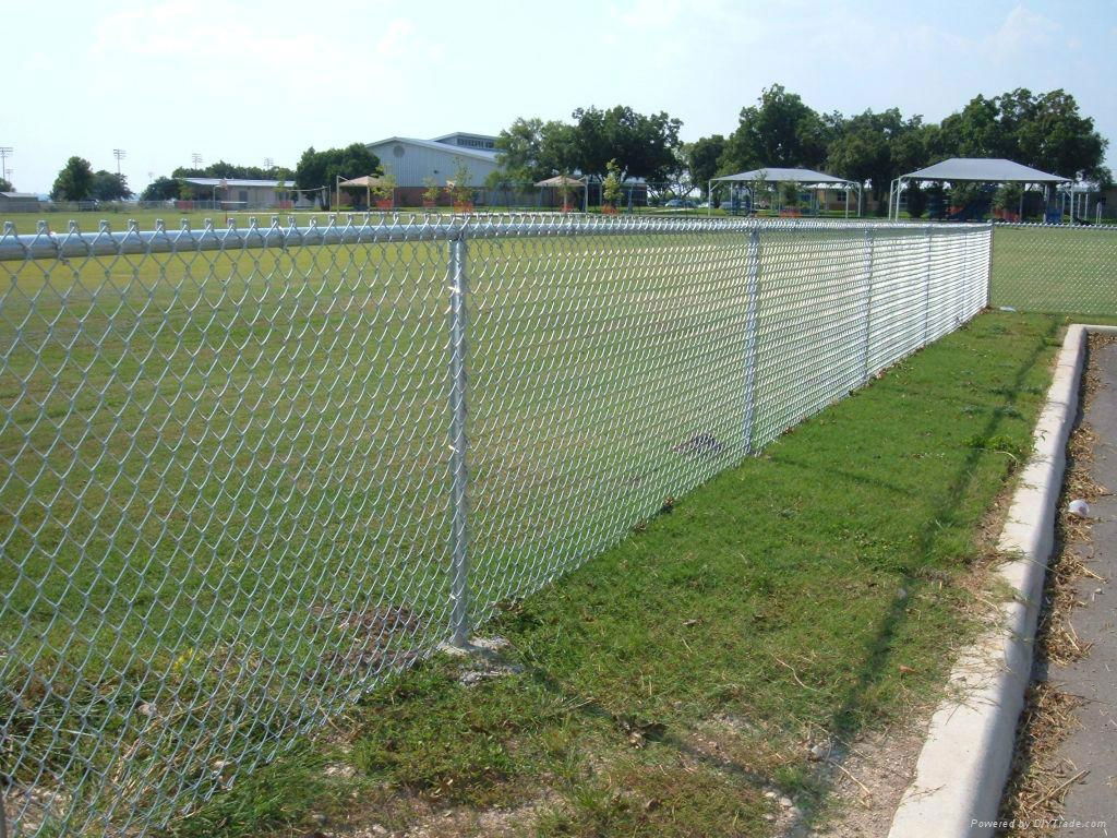 Woven fence in China with Galvanized and PVC coated