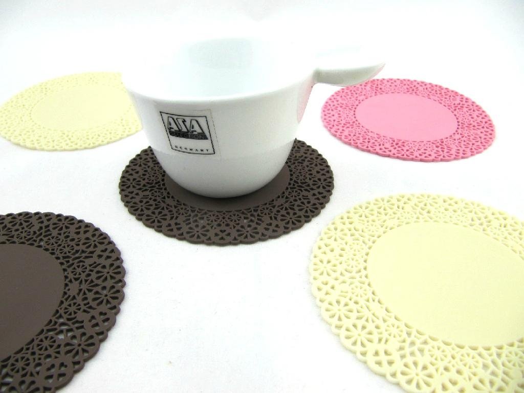 lace cup mat