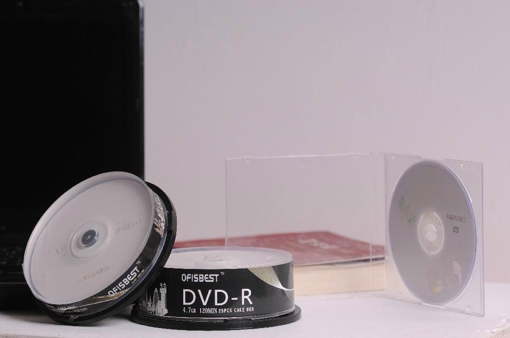 Top Quality Media 1-16X 4.7GB 120MInutes Playing time Blank DVD-R   2