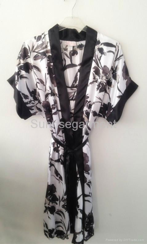 Women short sleeves elegant satin bathrobe