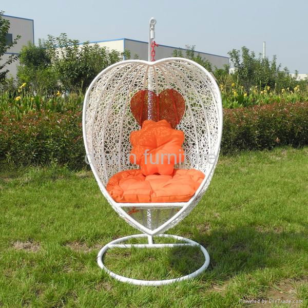 hanging rattan egg chair