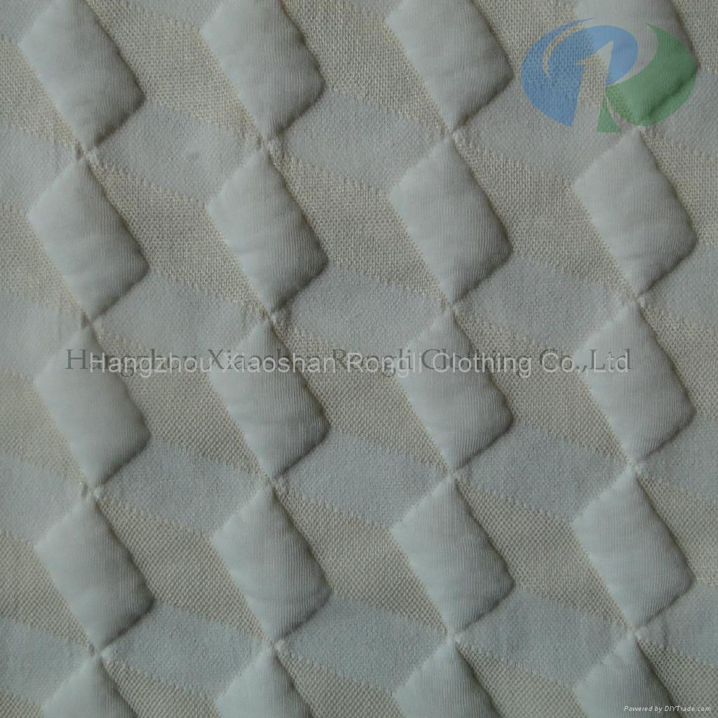 Sell 100% polyester knitted mattress fabric RLN001