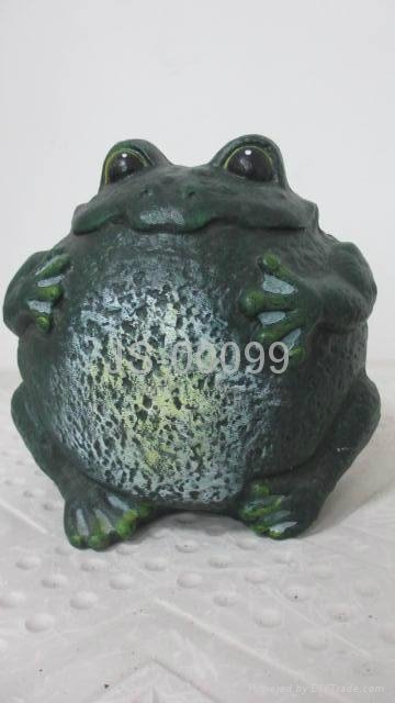 Large Round Frog