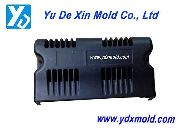 Aluminum die casting for Light mount 3