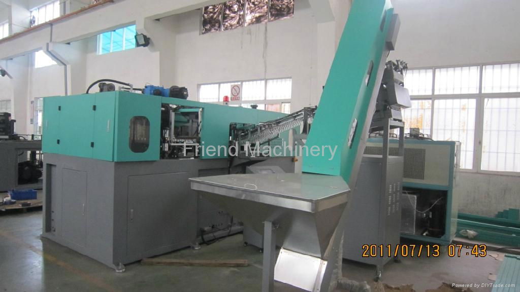 PET Stretch Blow Molding Machine (DSK-AB) 2