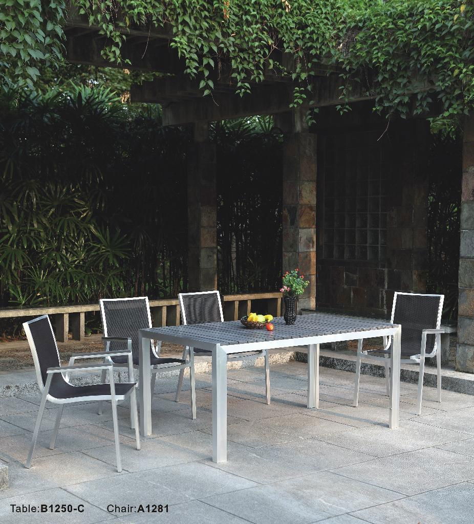 outdoor dining table 4