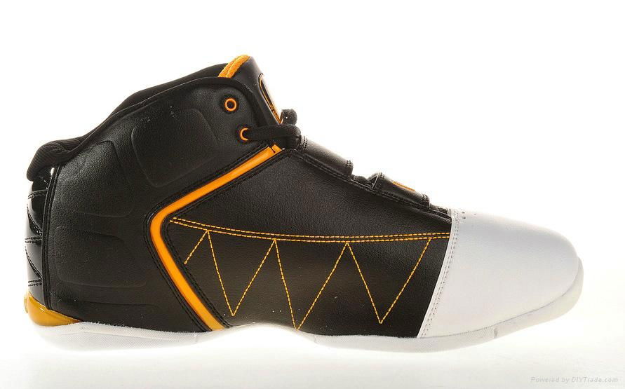 Latest design top fashion sports shoe