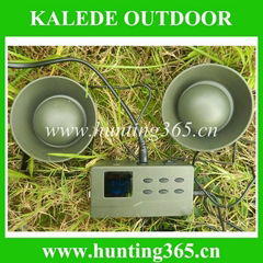 Device for hunting bird with two speaker 