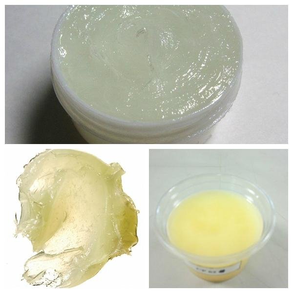 White Petroleum jelly (Vaseline)