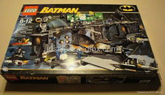 Lego Batman Set #7783 Batcave: Penguin & Mr. Freeze's Invasion 