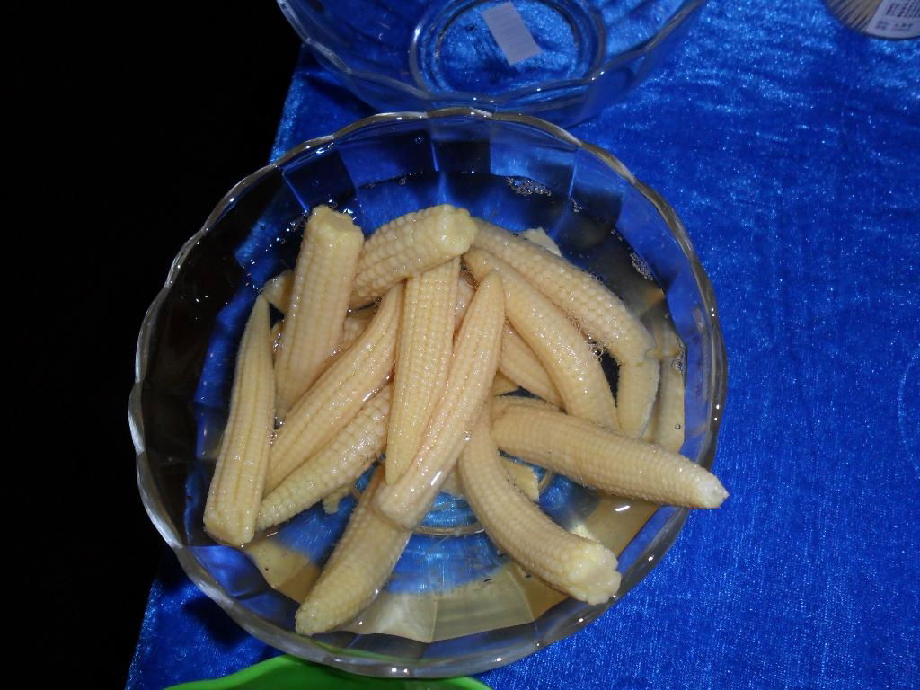 canned baby corn 425g  L  2