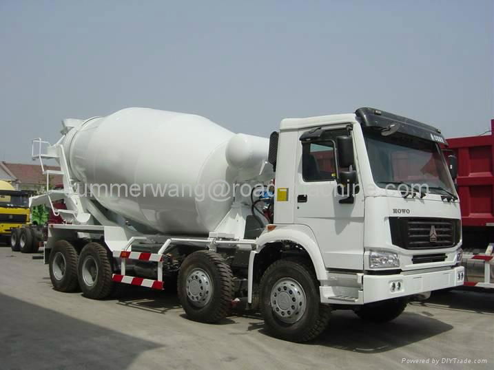 HOWO 6X4 22m3 CNG Garbage Truck  2