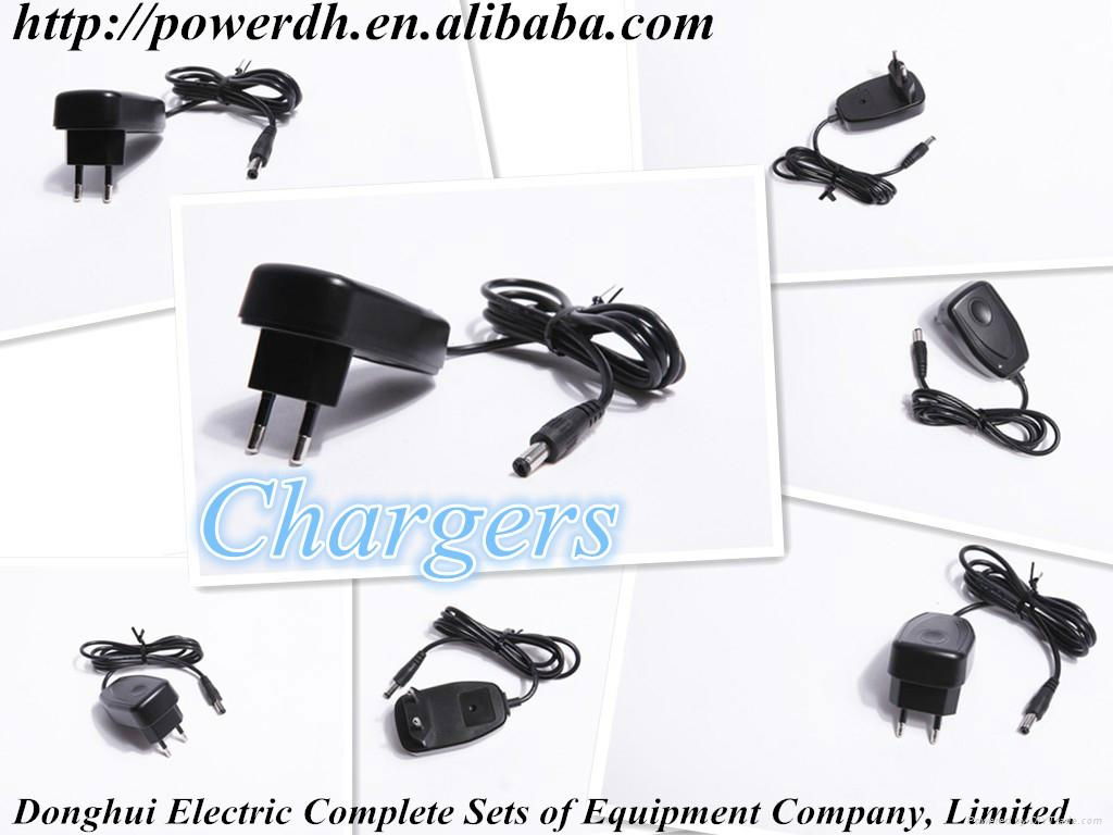 Travel Battery Charger for 8.4V/1A With Plug in 3