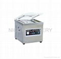 Vacuum packing machine