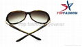 Fashionable Modern Eye Protective Sun Glasses With Large Diamond 5