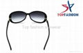 UV400 Womens Fashion Sunglasses , Round Frame Eyewear For Tourist 4