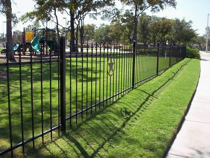 1.6m*2.4m spear top high quality steel fence 2