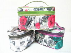 2014 cosmetic bag with handle