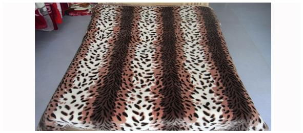 Acrylic Mink Blanket 100% Polyester Weft Knitting 3