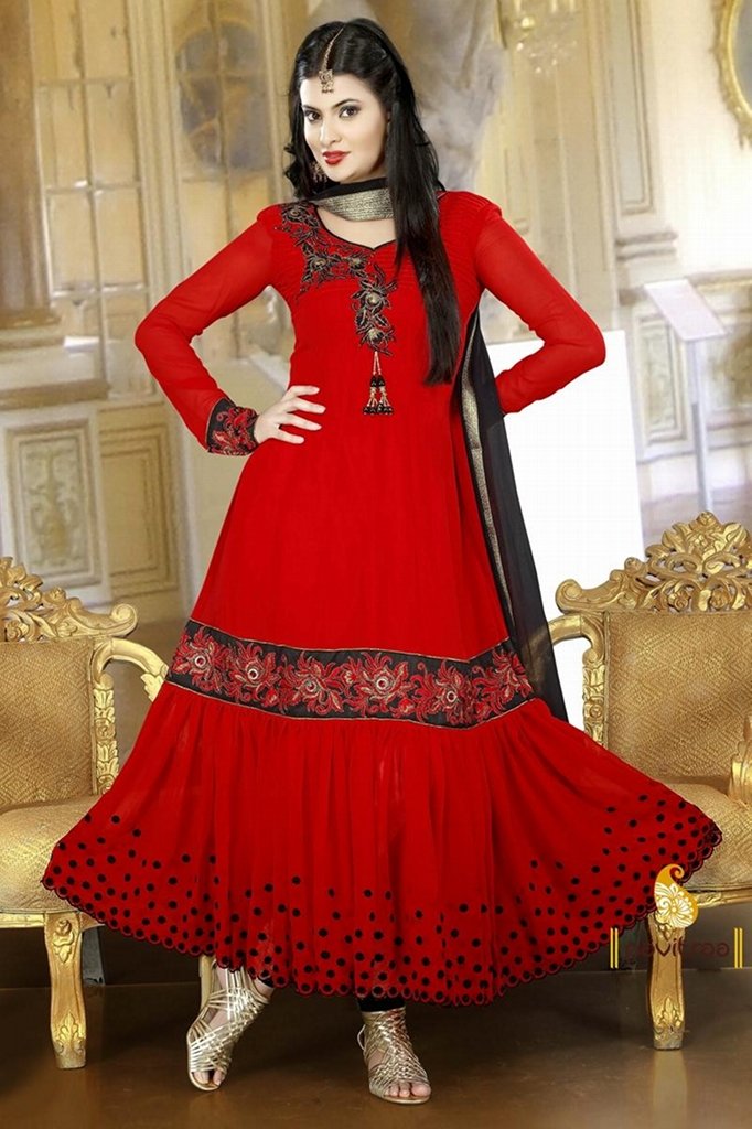  	Pavitraa  Elegant Magenta Red and Black Salwar Kameez