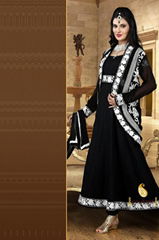 Pavitraa  Sparkling Black and White Embroidery Salwar Kameez