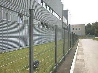 Wire Mesh Fence 4