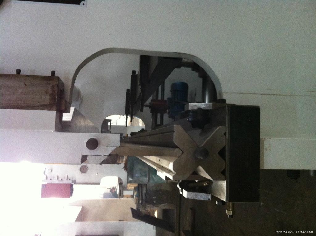  precision bending angle of 90 degree world famous CNC press brake manufacturer 3