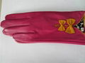 Ladies glove with bow