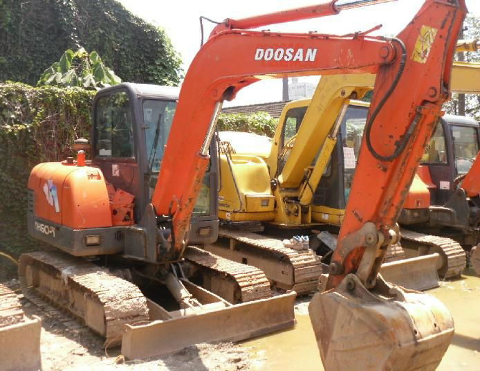 Used Doosan DH60-7 Crawler Excavator 2