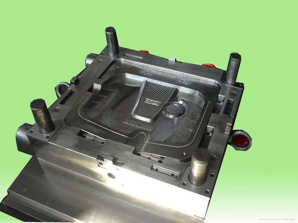 Engine cover mold