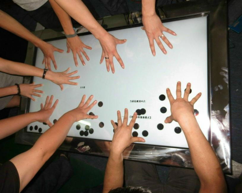 Interactive Touch Screen Table 40points 46inch Multitouch Table 