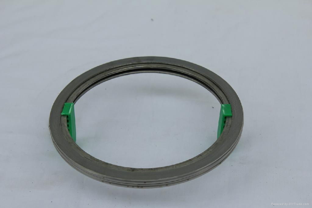 Metal serrated gasket with outer ring 5