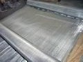 Stainless steel wire mesh surface cleaning  1
