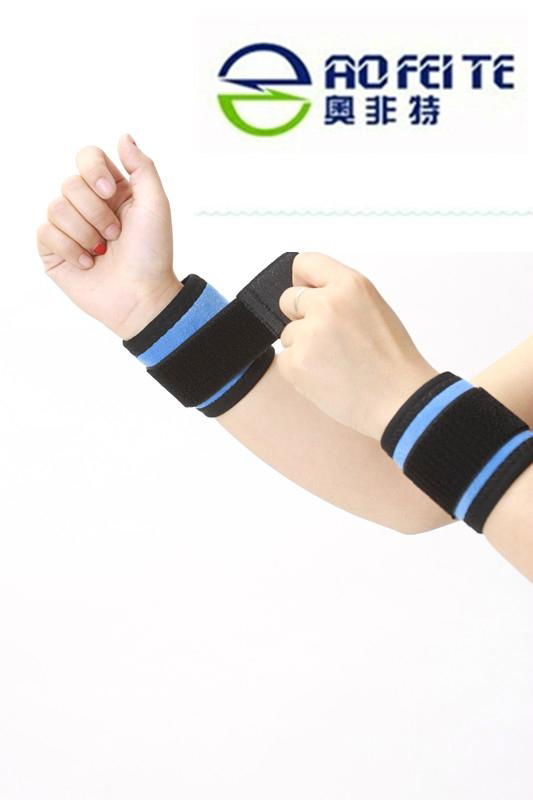 Massage wrist guard suppport  3