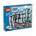 LEGO 7498 City Police Station Set