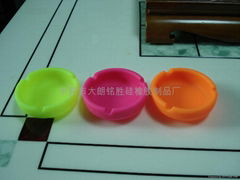 Silicone ashtray