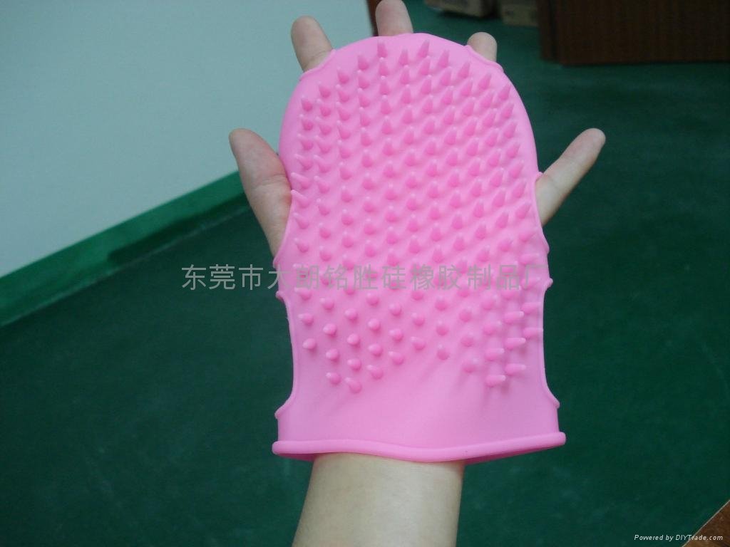 hot sale food grade silicone massage glove 2