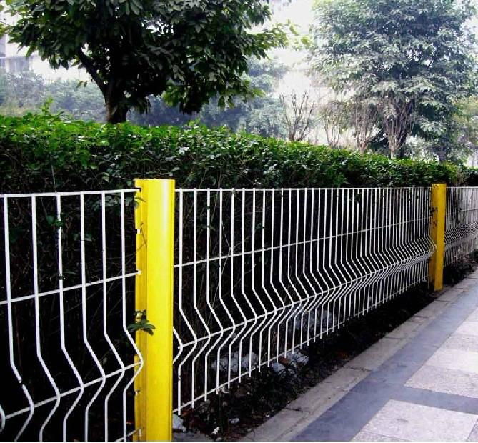 Curvy Welded Fence