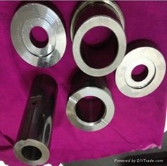 Tungsten carbide ring roller with long life time