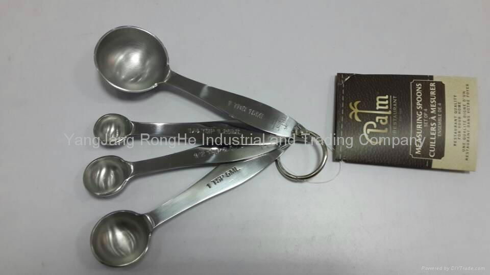 measuring cups and spoons 3