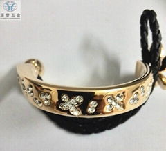 Metal jewelry product