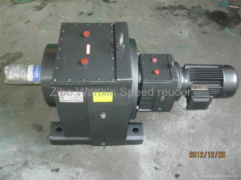 Foot-mounted solid shaft output helical R gearmotors reduction gearbox  4
