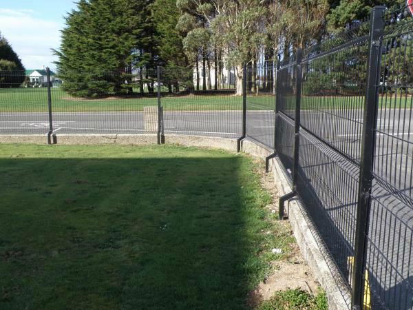 3 V Shape Fence/ Welded Wire Mesh/ Safety Fence 3