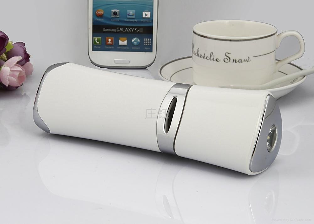 4 in 1 bluetooth speaker with power bank and with led torch 2